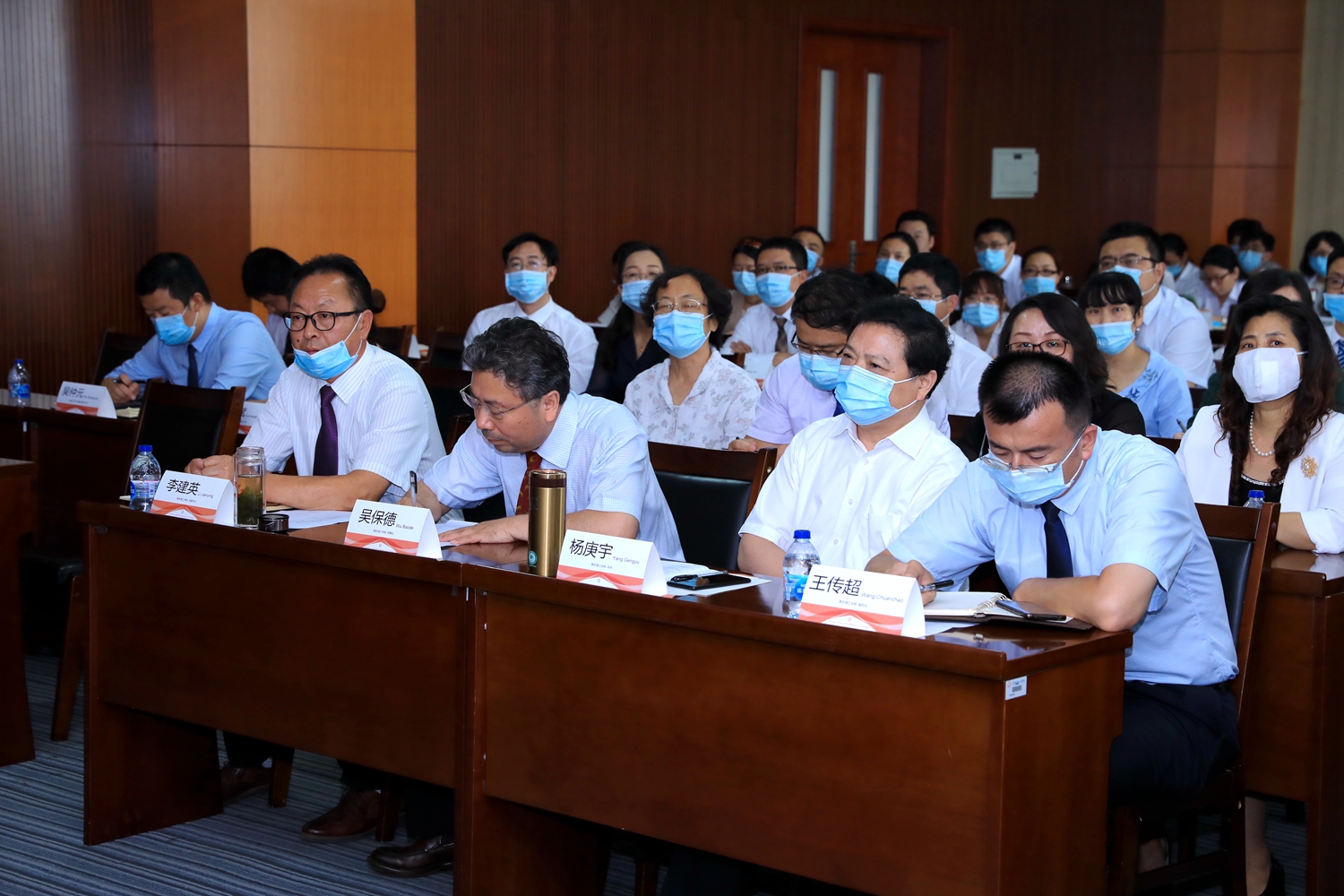 2020年新教职工及干部培训结训：面向未来，用国际化视野培养人才