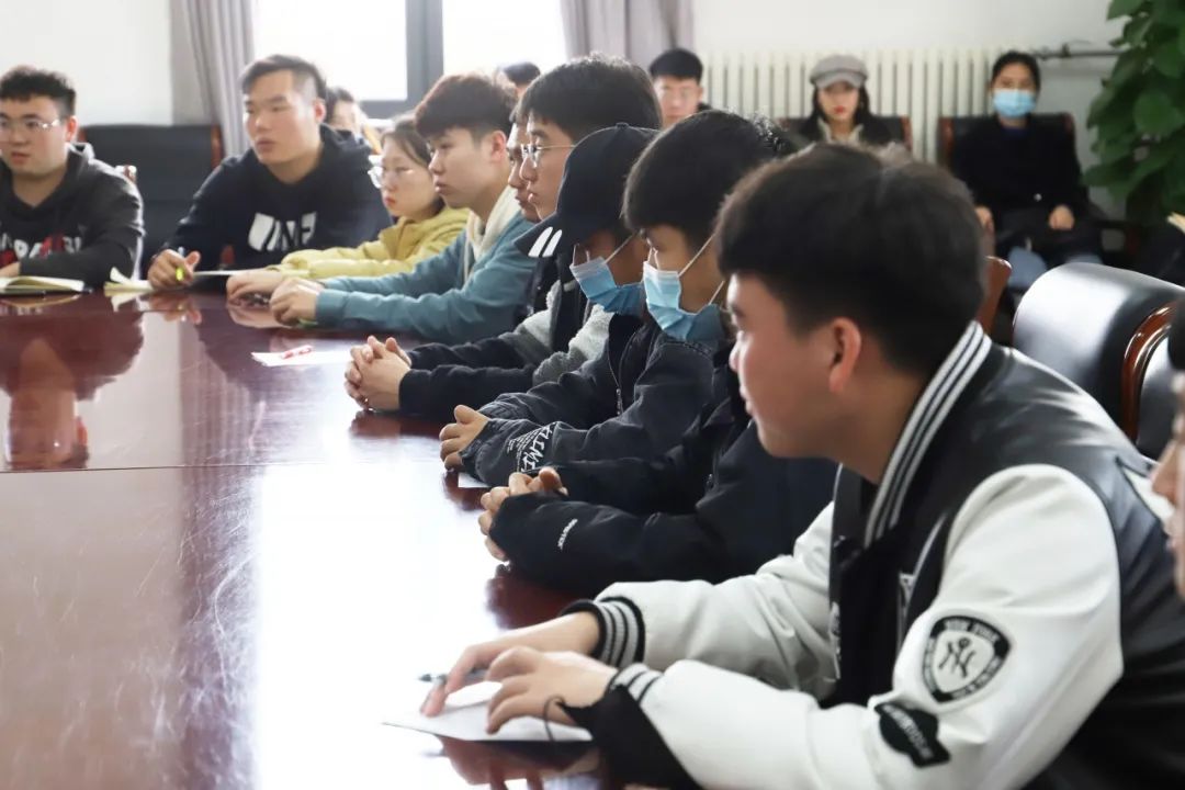 建筑快讯|建筑学院召开期中教学检查师生座谈会