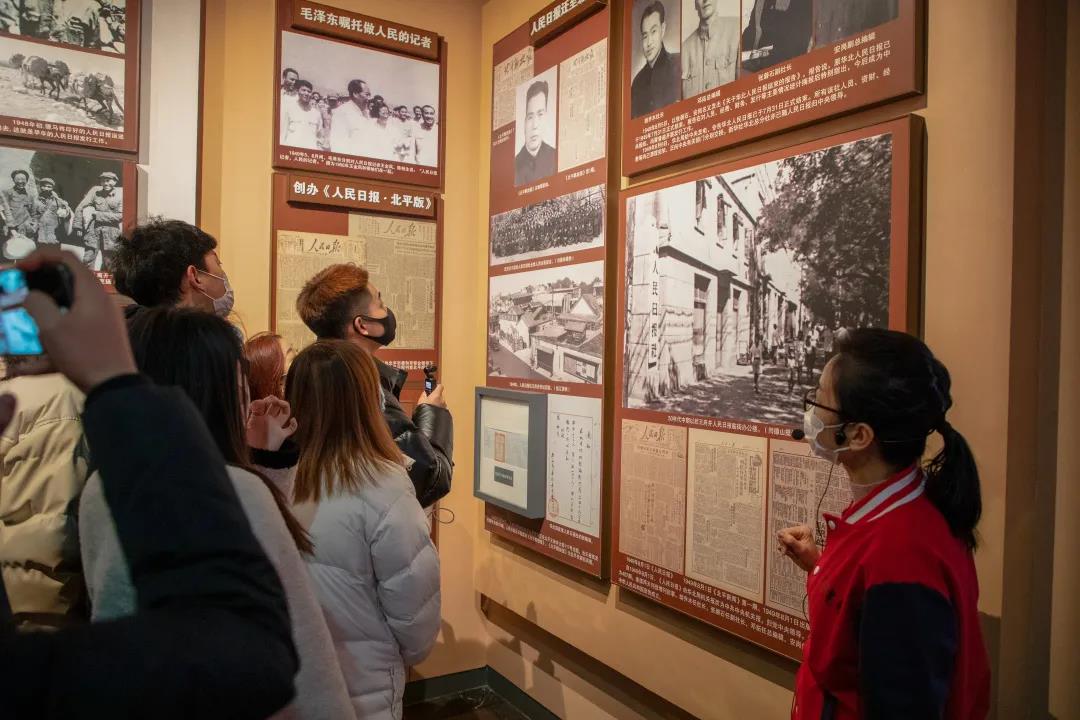 传媒学院融媒体工作室赴人民日报参观学习