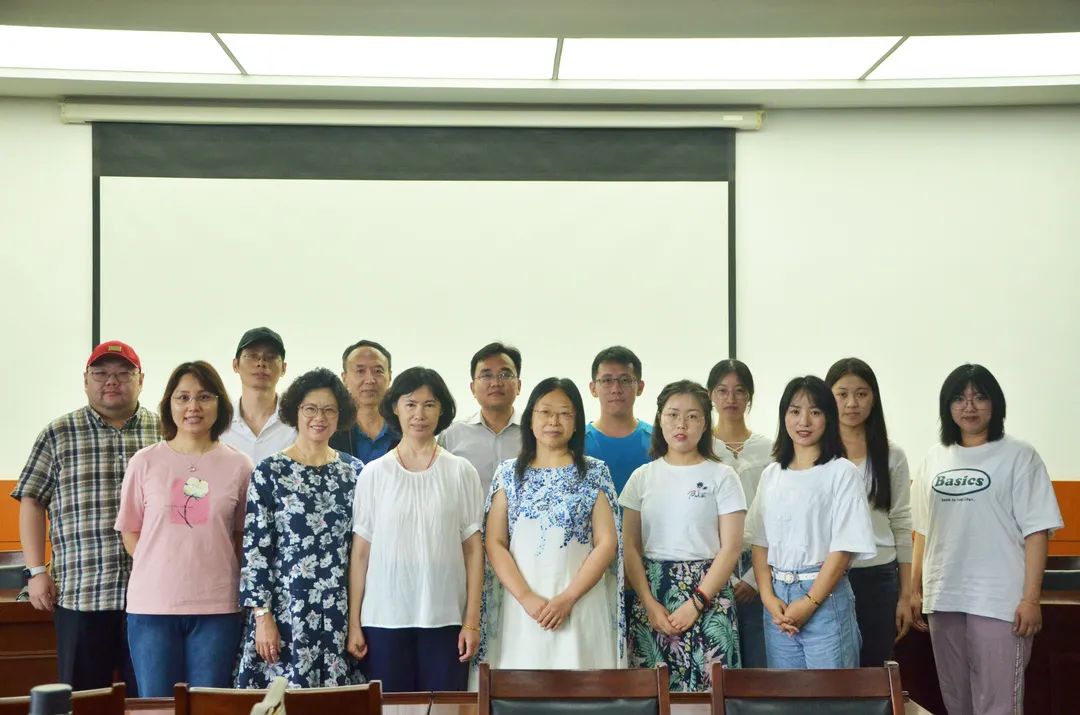 文法学院法学专业举行老中青教师教学交流座谈会