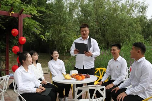 “红船启航·湖畔有约”师生共读红色经典名篇