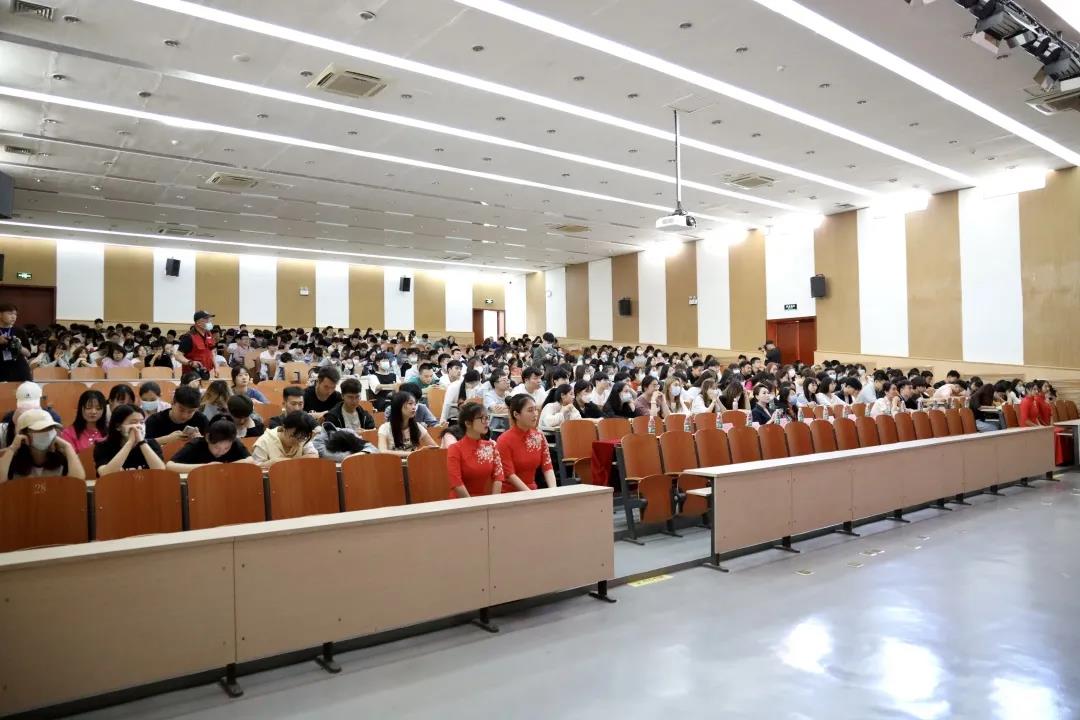 生命与健康学院举办“共建健康城市 共享健康生活 共创无烟环境”主题讲座