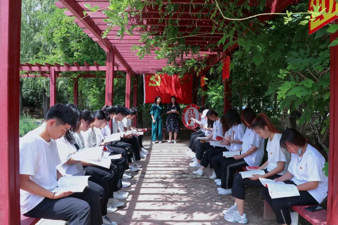 党史学习教育活动|“红船启航，湖畔有约”师生共读红色书籍