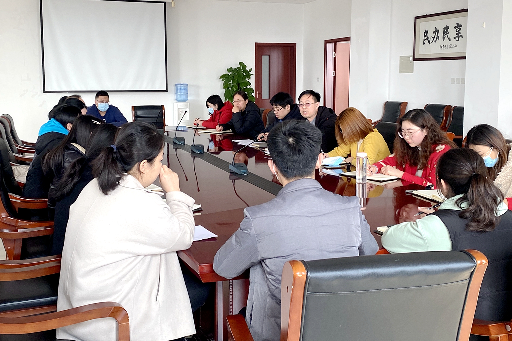 毕业班辅导员就业工作培训会举行