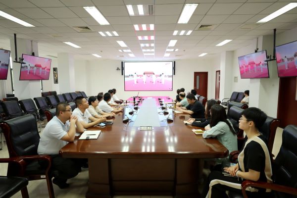 燕京理工学院师生热烈庆祝中国共产党成立100周年！