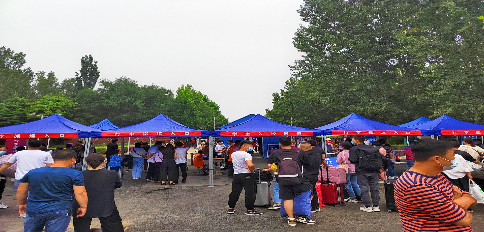 顺利完成2021年 秋季学期老生返校期间的安保工作