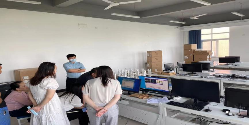 燕京理工学院组织开展学校设备验收工作