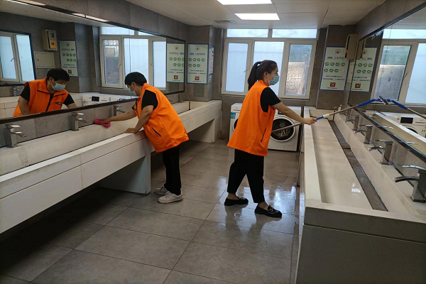 “疫”尘不染，“净”待归来  —燕理后勤保洁团队帮助学生清理宿舍