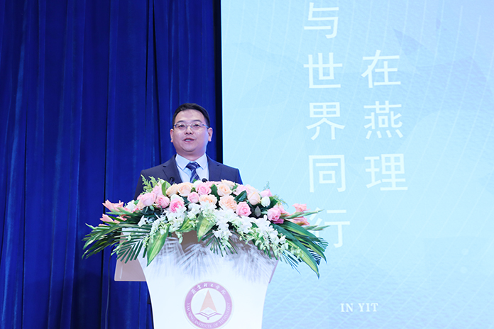 优秀校友杨超受邀参加2022级新生开学典礼