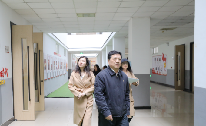 教学巡查新常态 精准护航新学期——校领导带队开展开学第一天教学巡查