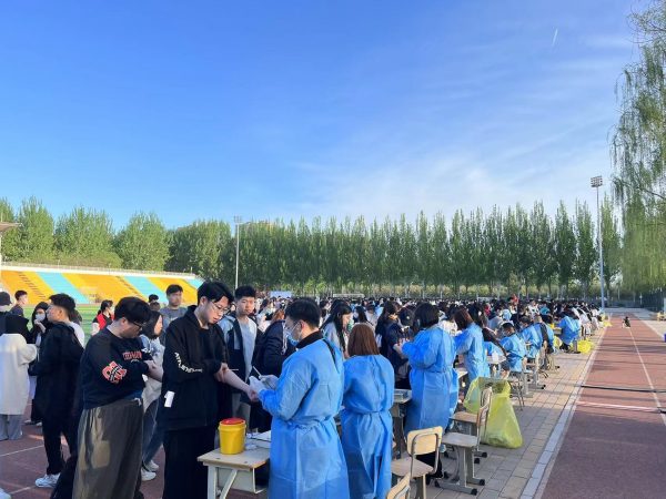 建设美好生活社区|筑牢健康屏障 燕理开展学生体检工作