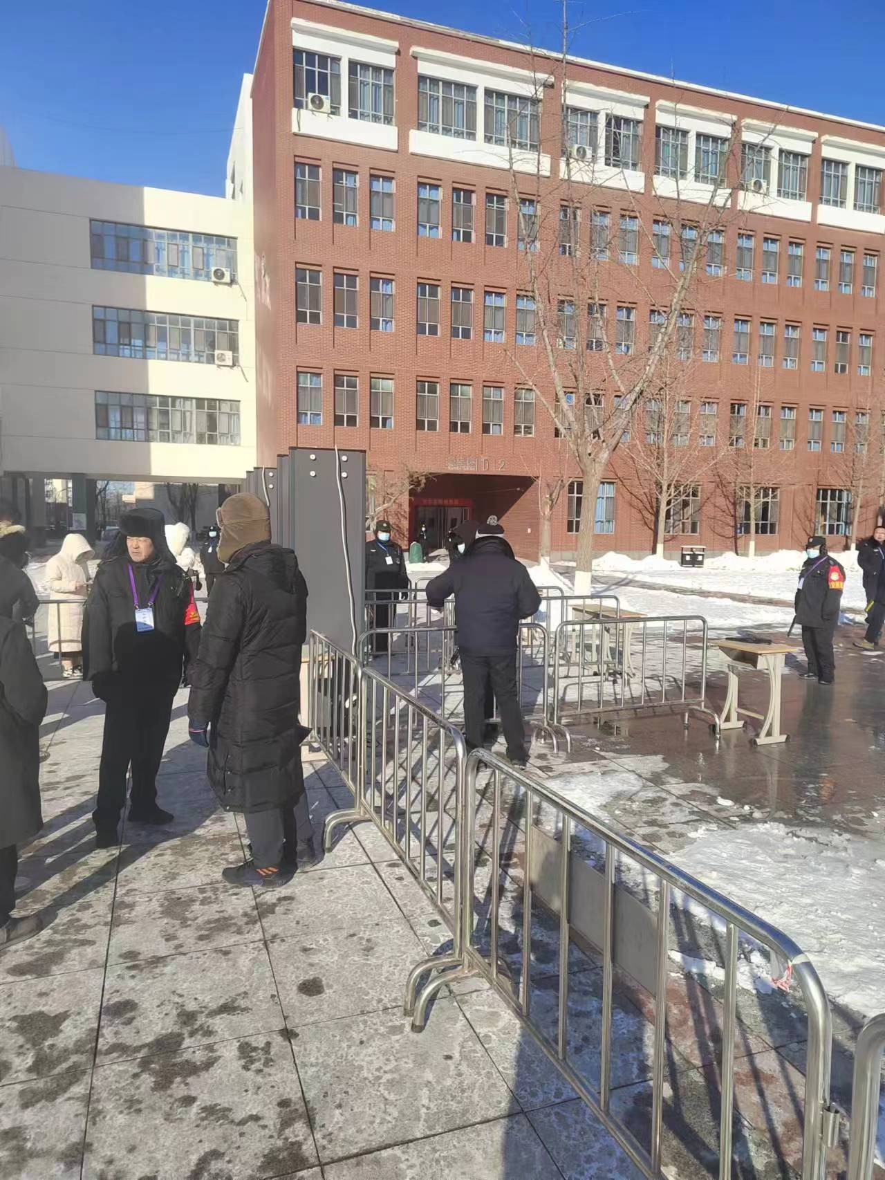 安全处顺利完成全国大学英语四六级考试的安保工作