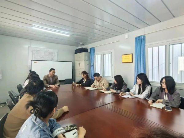 服务对象走向考评台，做燕理后勤服务“主考官”