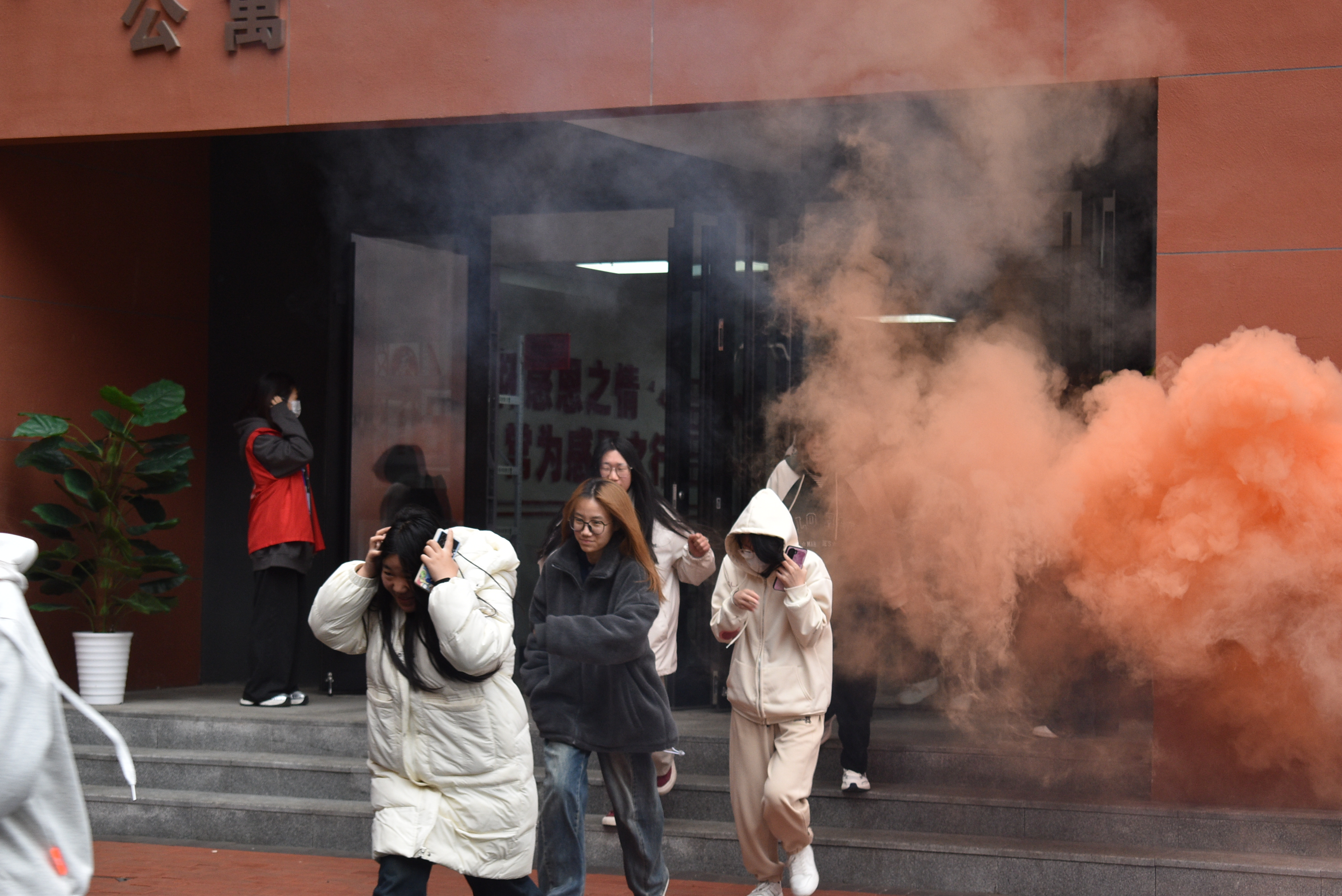 燕京理工学院 开展春季火灾疏散逃生演练活动