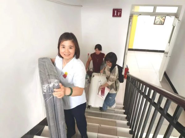 以心迎新，温情护航|燕理后勤楼宇服务团队开展迎新活动