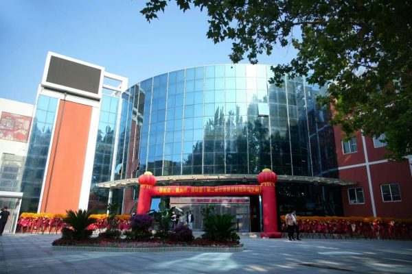 燕京理工学院迎新季，让美食成为象牙塔生活的甜蜜开场！