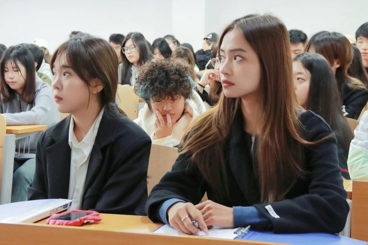 共建文明公寓，共享健康生活| 燕理后勤楼宇服务团队深入艺术学院开展学生公寓制度管理宣讲会