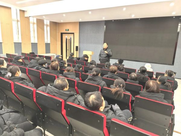 筑牢安全屏障|燕理后勤楼宇服务团队组织值班员进行电梯安全运行专项培训