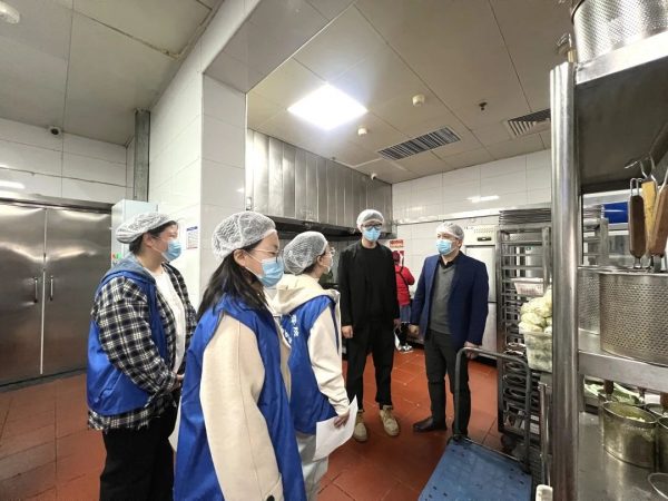 全力履行监督职能，精心构筑沟通桥梁 | 燕理伙委会学生代表开展春季餐厅卫生安全监督